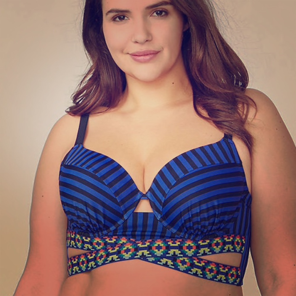 Geo Print Plus Bikini Top &Built-In Balconette Bra